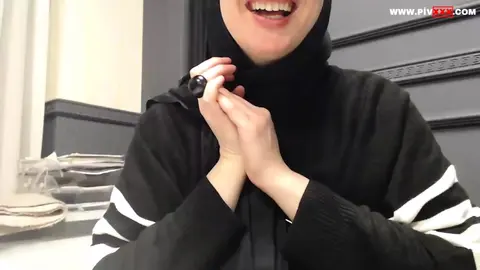 Türbanlı müslüman olgun kadın çok azmış
