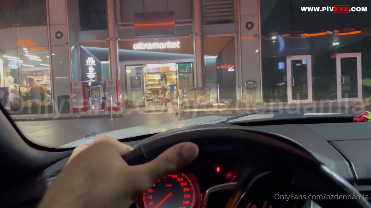 Benzinlikteki markete gideyim derken sikilmiş oldum