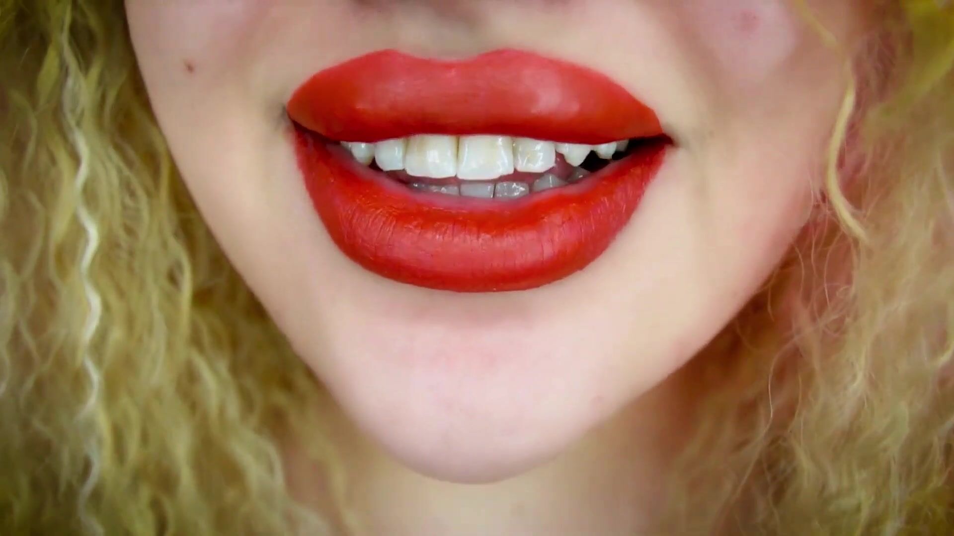 ISLAK DUDKLARIMLA SİKİNİN HER SANTİMİNİ KEŞFEDİYORUM!