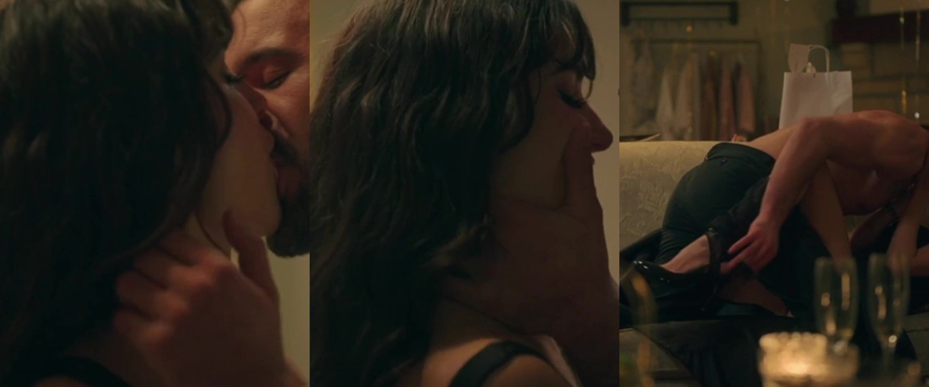 Celebrities Turkish Hande Erçel & Barış Arduç