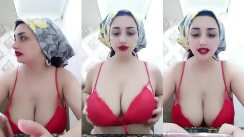 Tango Dul türbanlı koça memelerini sergiledi