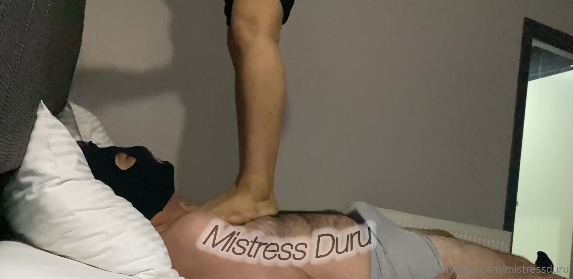 Sen acı çekmek için varsın.. • Mistress Aysu