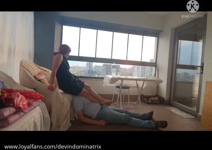 Öğretmen • Dominatrix Devin