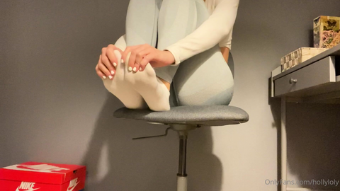 Ayak içeriği diye ölüp bitiyordu bazılarınız – Holly Loly