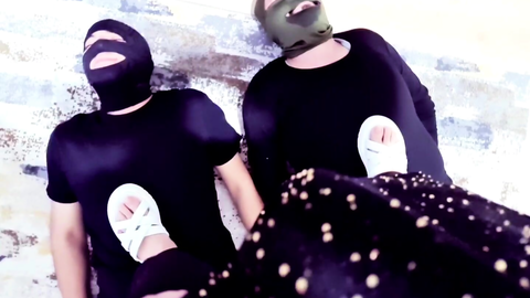 Tiplerini siktiklerimle eğlenirken • Queen Salome