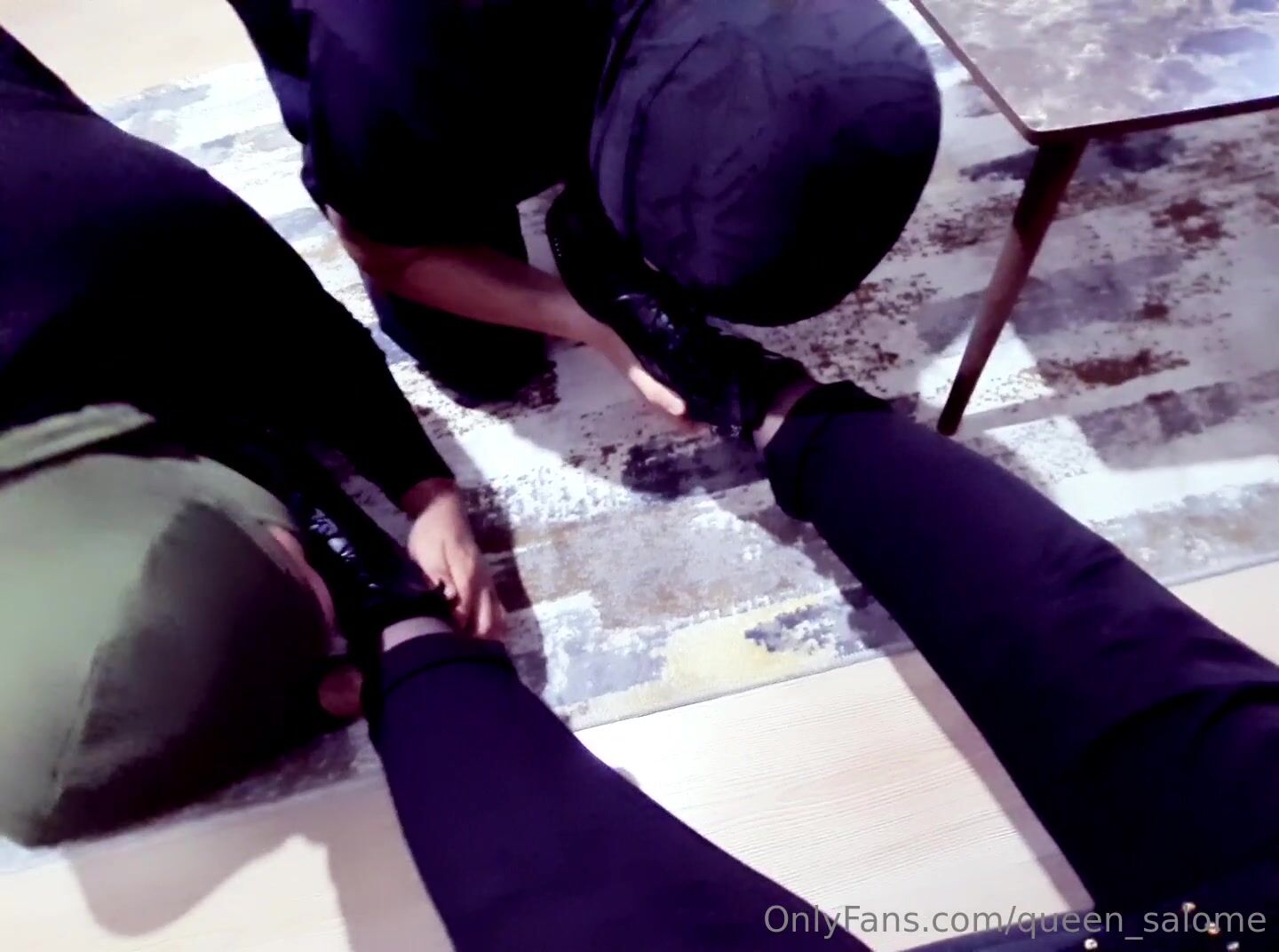 Feci kokuşmuş botlarımmmmm • Queen Salome