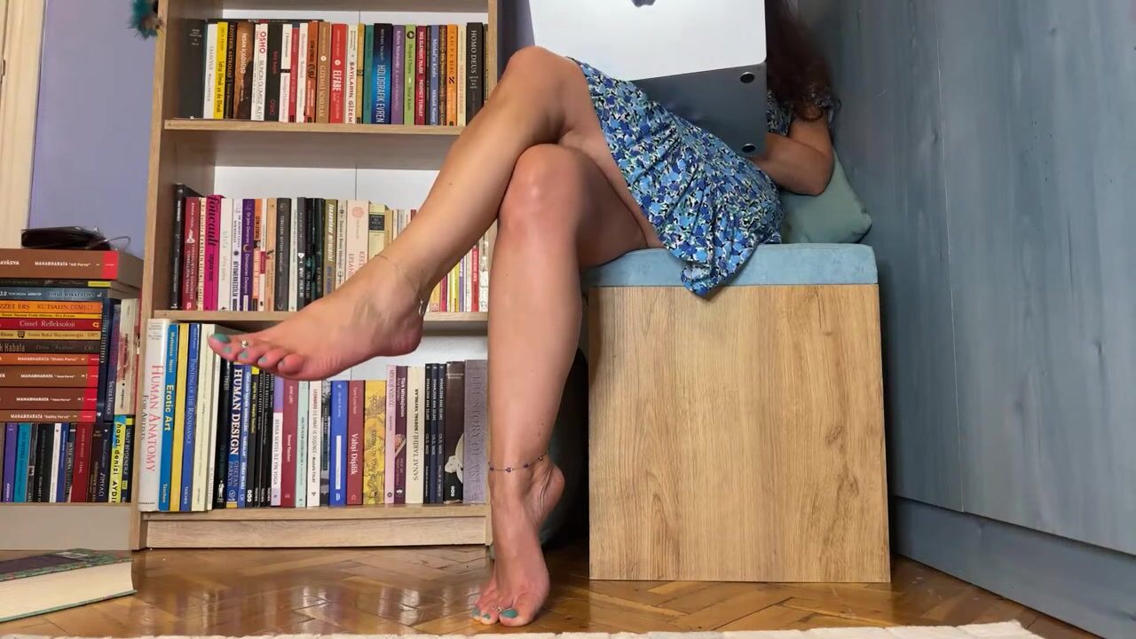 Üyelere Kısa Bir Canlı • Karolin Fişekçi