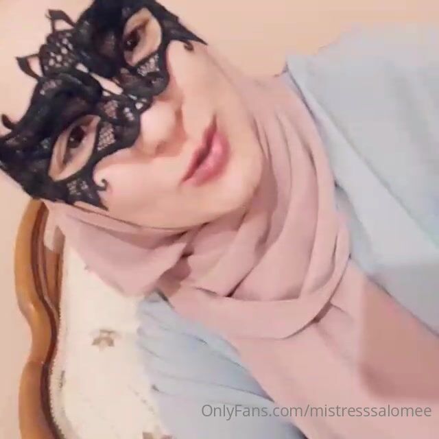 Çabuk parmak aralarımı yala • Queen Salome