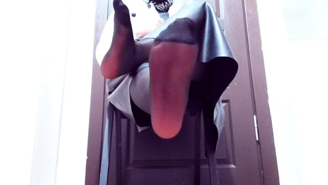 Ne kadar eğitimli ve kültürlü olursan ol ayağımın dibinde köle olmaktan kurtulamazsın • Queen Salome