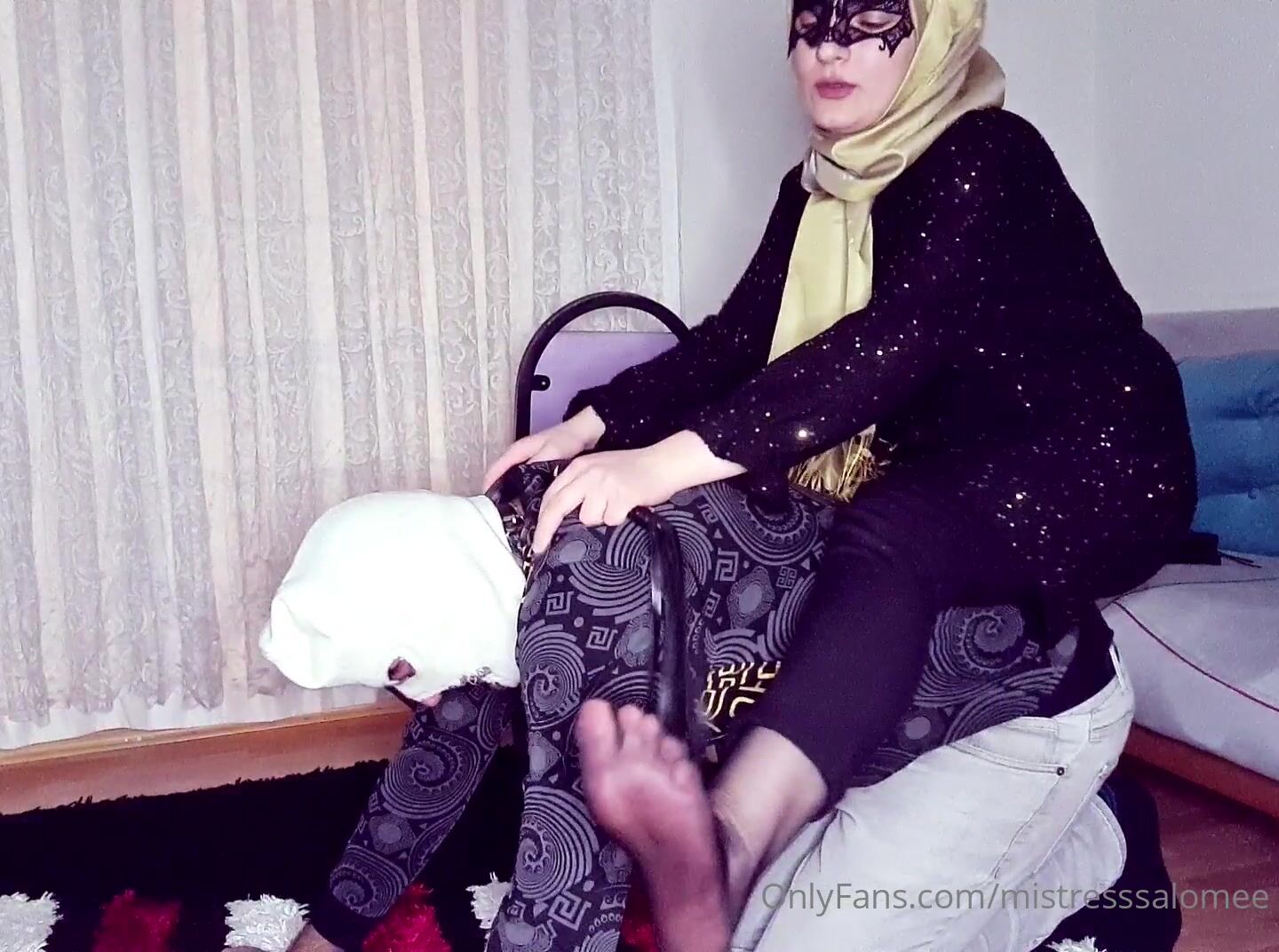 Biraz komedi olsun istedim, yılbaşı eğlencesi düzenledim • Queen Salome