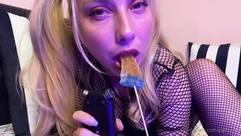Şeker yalıyorum • Pelin ASMR