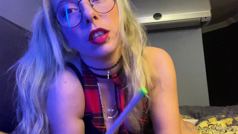 Hocam bana dersimi veriyor • Pelin ASMR