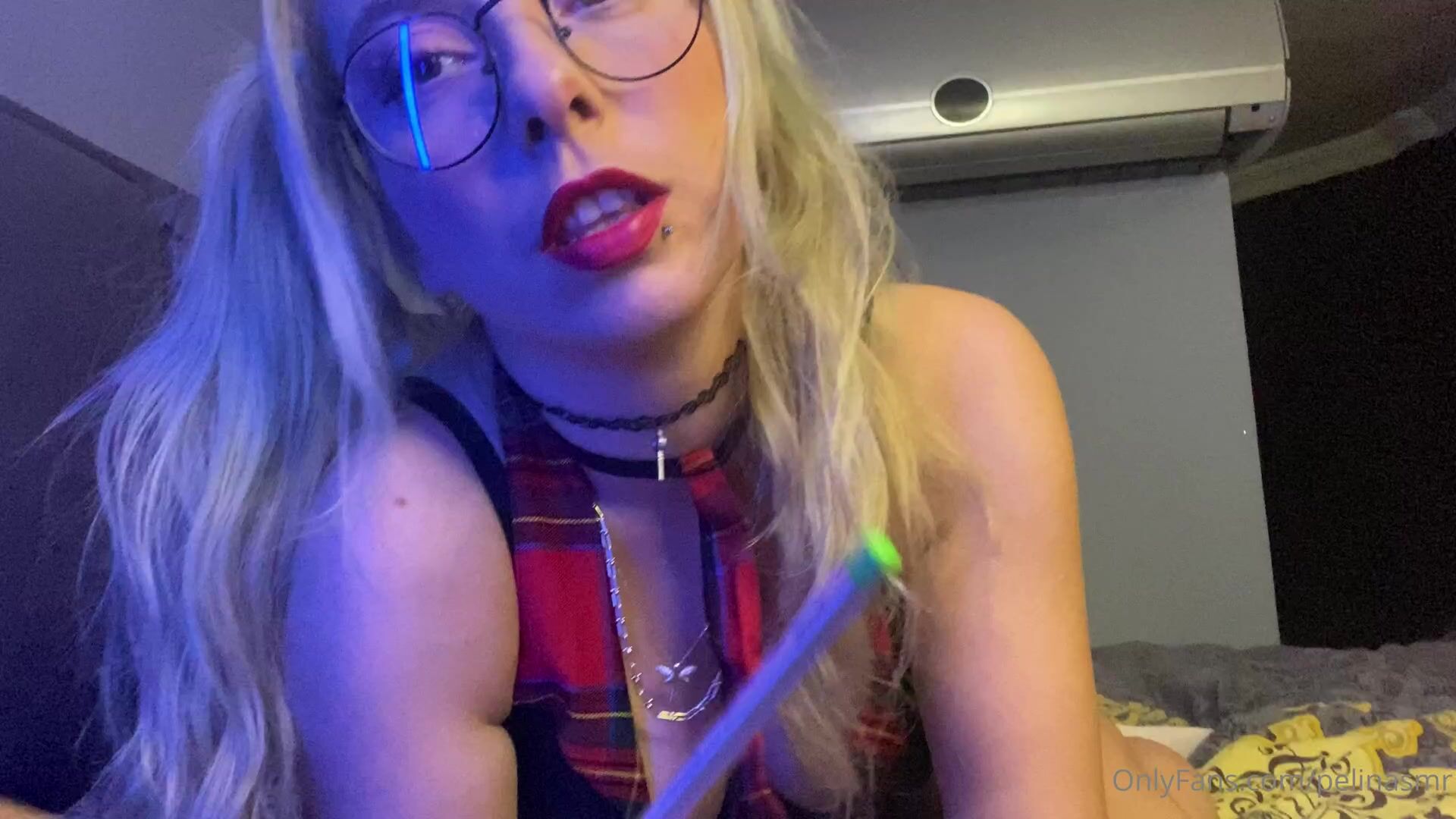 Hocam bana dersimi veriyor • Pelin ASMR