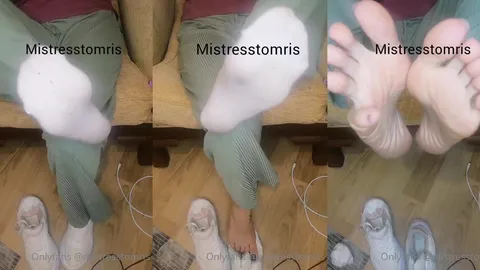 İçine çek çıplak kokmuş tabanlarımı • Mistress Tomris