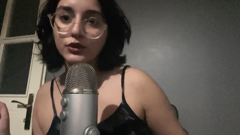 Senadeska ASMR Kıyafet çıkarma