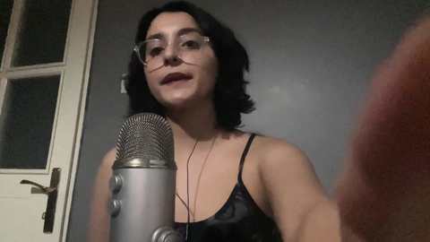 Senadeska ASMR Kıyafet çıkarma