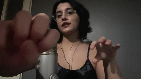 Senadeska ASMR Kıyafet çıkarma