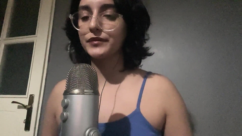 Senadeska ASMR Kıyafet çıkarma