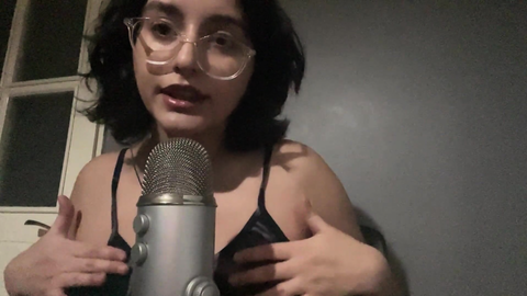 Senadeska ASMR Kıyafet çıkarma