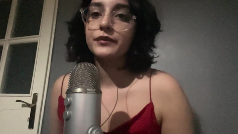 Senadeska ASMR Kıyafet çıkarma