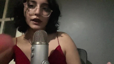 Senadeska ASMR Kıyafet çıkarma