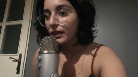 Senadeska ASMR Kıyafet çıkarma