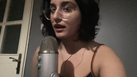 Senadeska ASMR Kıyafet çıkarma