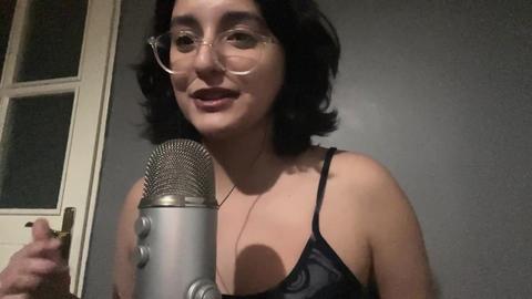 Senadeska ASMR Kıyafet çıkarma