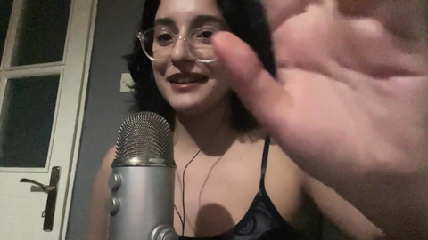 Senadeska ASMR Kıyafet çıkarma