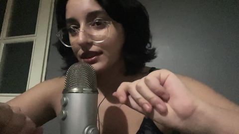 Senadeska ASMR Kıyafet çıkarma