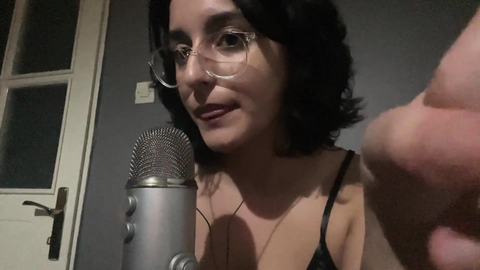 Senadeska ASMR Kıyafet çıkarma