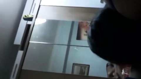 İzmirli 20Lik Sevgilisi Ebruyu Eve Atmış Kıza Sakso Çektirip Sonrada Kucağında Sikiyor