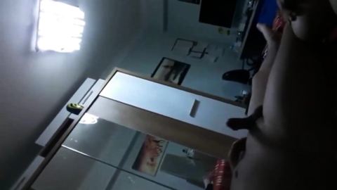 İzmirli 20Lik Sevgilisi Ebruyu Eve Atmış Kıza Sakso Çektirip Sonrada Kucağında Sikiyor