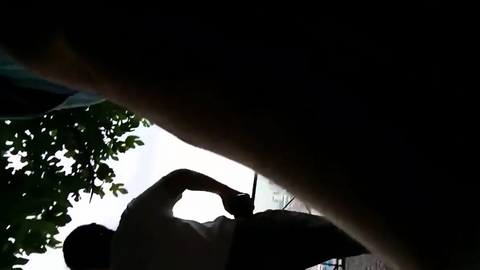 Çılgın Türkler 100 Yerli İstanbulda Tophanede Seks sokak ortasında adama sakso çekiyor az kalsın yakalanıyorlardı