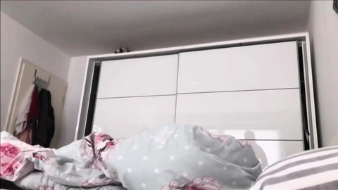 İzmirli Sevgilisi İle Yatak Odasında Sikiştikten Sonra Kadın Benden Sonra Sen İşe Gidersin Diyor