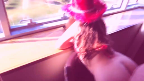 İzmirli Sevgilisini Pencereye Domaltmış Sikerken Ben Bu Göte Şapka Çıkarırım Diyor