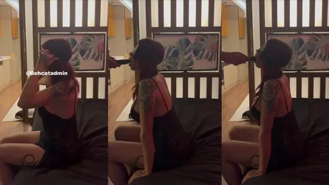 Solvia Gözleri bağlı ağzına salatalık veriyor sonra siki ağzına yerleştiriyor