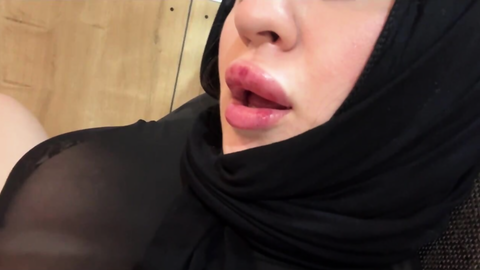 Türbanlı Hazal Kılınç Amını Açıp Parmak Sokuyor