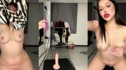 Esmer Kaşar Webcamda Dildo Sokup Parmaklıyor Amını