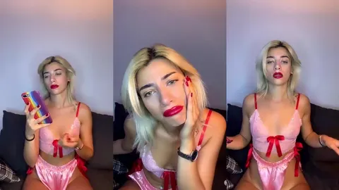 Tango Açi Yayında Parmaklarıyla Oynuyor Kendini Tatmin Ediyor