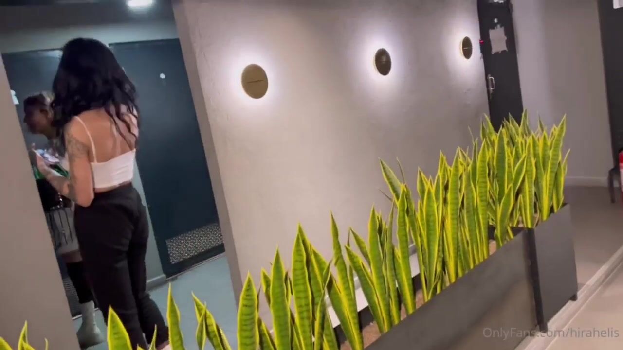 Hira Helis Sarışın Dövmeli Hatun Sakso Çekip Esmerle Grup Yapıyor Sikişiyor