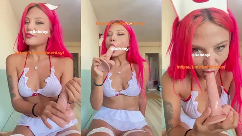 ben flora hemşire kostümüyle dildoyu yalayıp emiyor