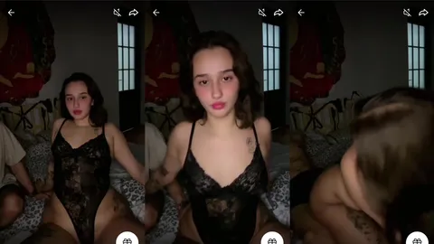 Naz Elbir amını okşayıp parmaklayarak şov yapıyor sikini kaldırmaya hazır ol