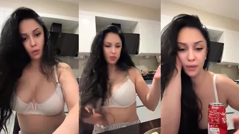 Zemheri Tango mutfakta seksi pozlarla kışkırtıyor