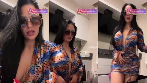 zemheri tango bigoda memelerini gösterip kalça sallıyor