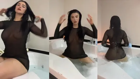 Berfe Ece Talin küvette ıslak transparan elbisesiyle azgın pozlar veriyor