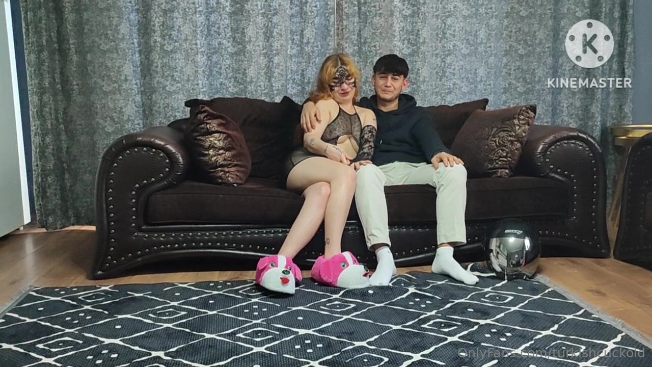 TurkishCuckold'un karısı sevgilisiyle sert sikişiyor