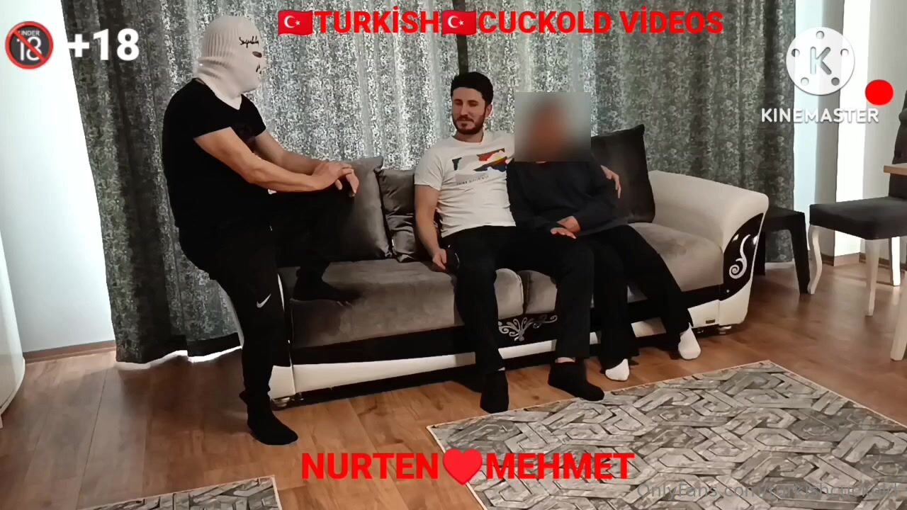 TurkishCuckold'un sarışın karısı sertçe sikiliyor