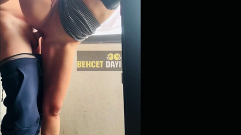 melisaist behçet dayıya götünü açıp arkadan siktiriyor