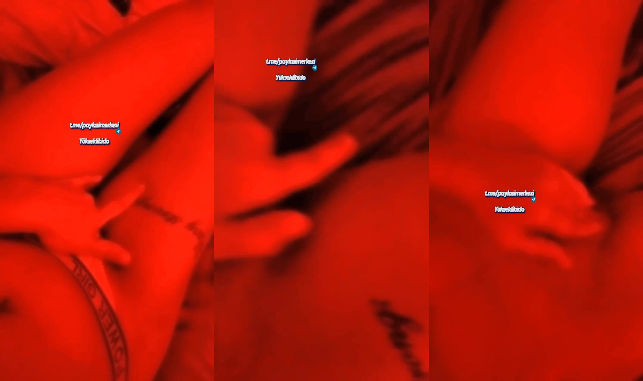 Tango Aleyna kırmızı ışıkta parmakla kendini tatmin ediyor